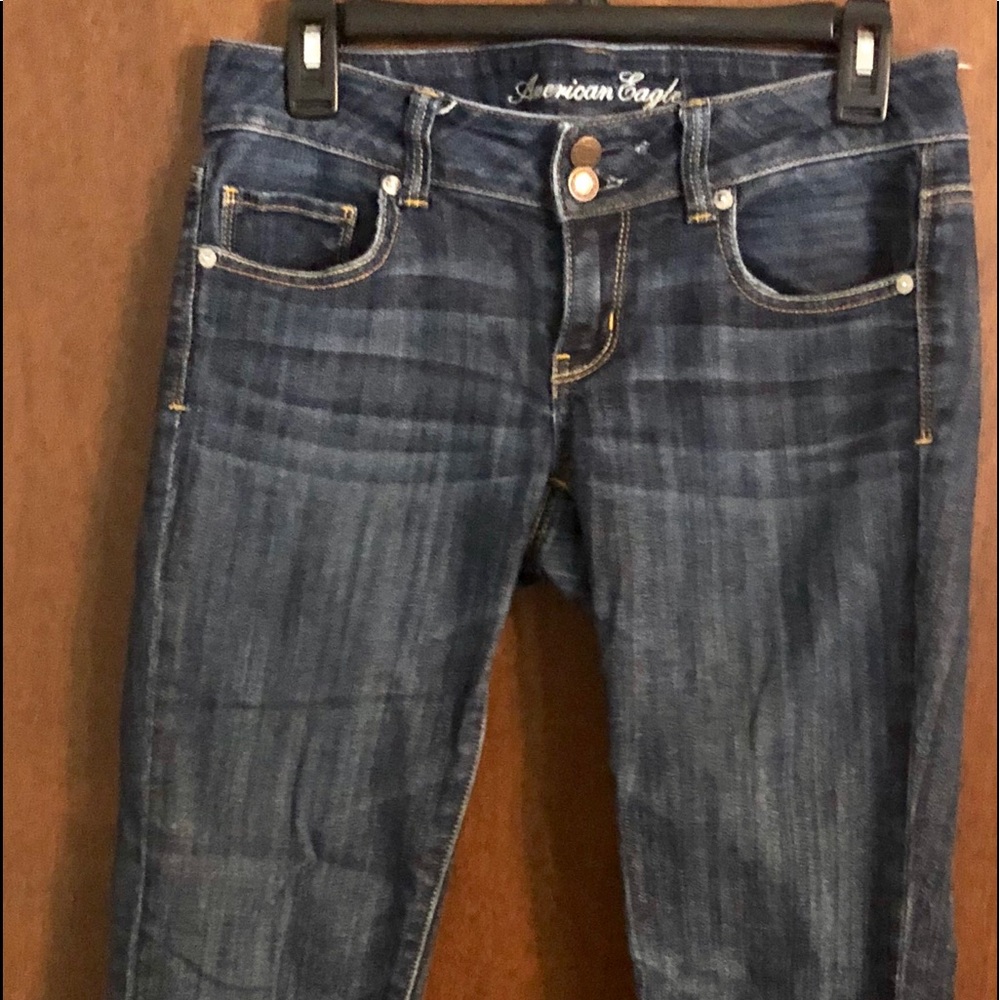 American Eagle Size 4 *longer length* capris